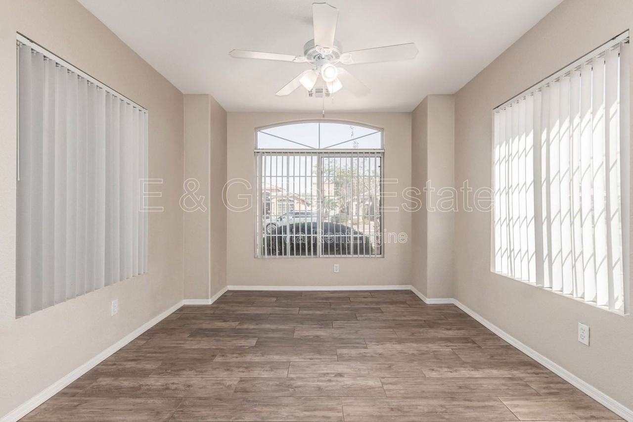 1522 S Dove St - Photo 7 of 31