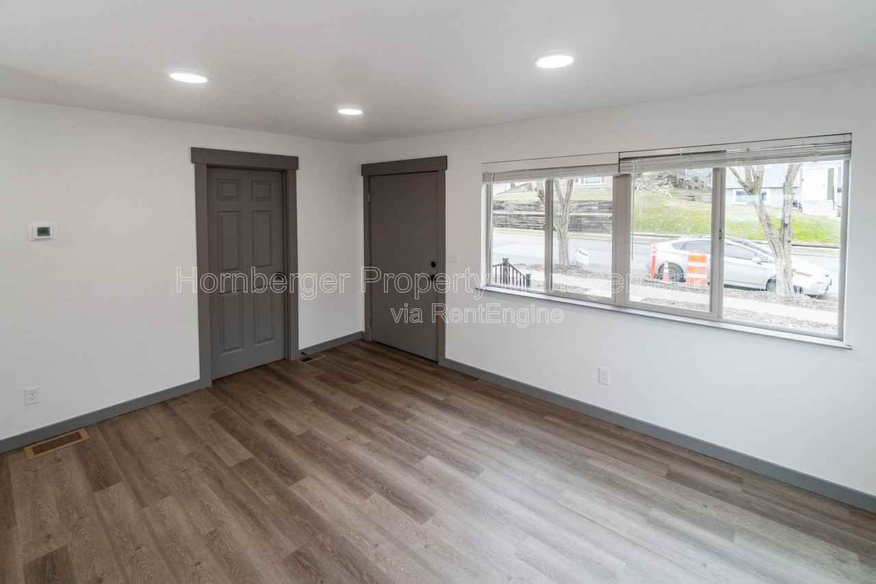 3519 E 17th Ave - Photo 4 of 29