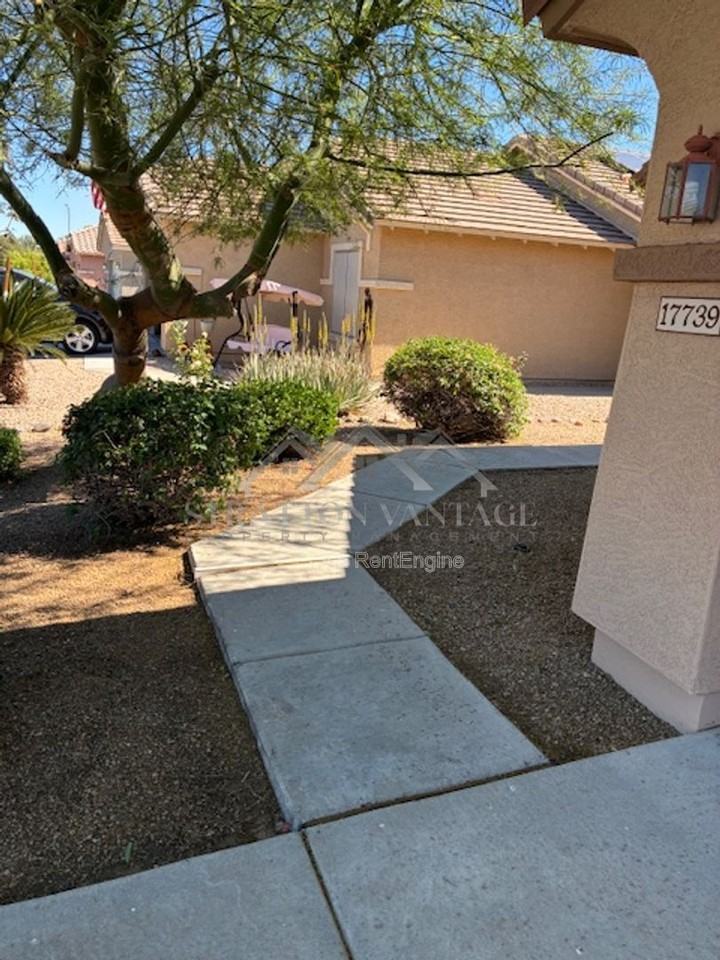 4740 E Desert Ln - Photo 2 of 13