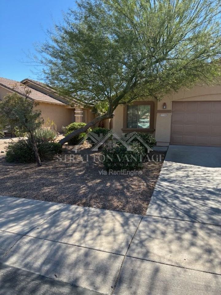 4740 E Desert Ln - Photo 3 of 13