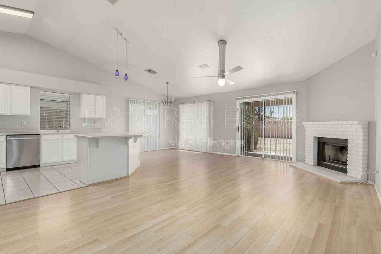 2243 E Edna Ave - Photo 4 of 29