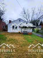 featured image of 211 Dickens Ave