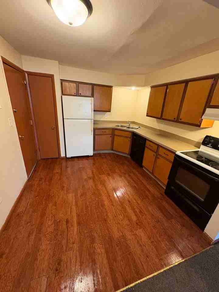 2305 School St - Photo 7 of 14