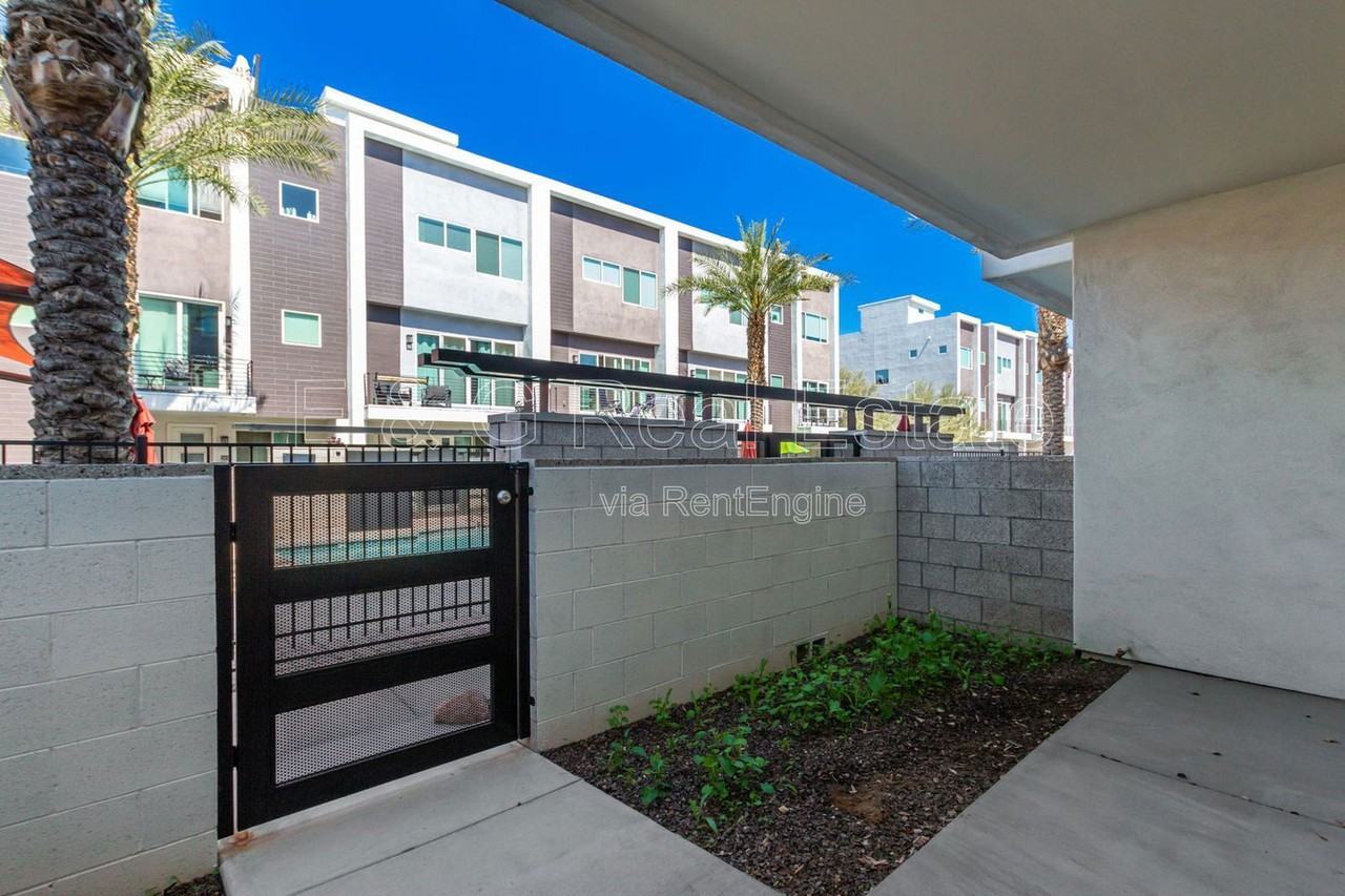 4444 N 25th St #28 - Photo 4 of 33