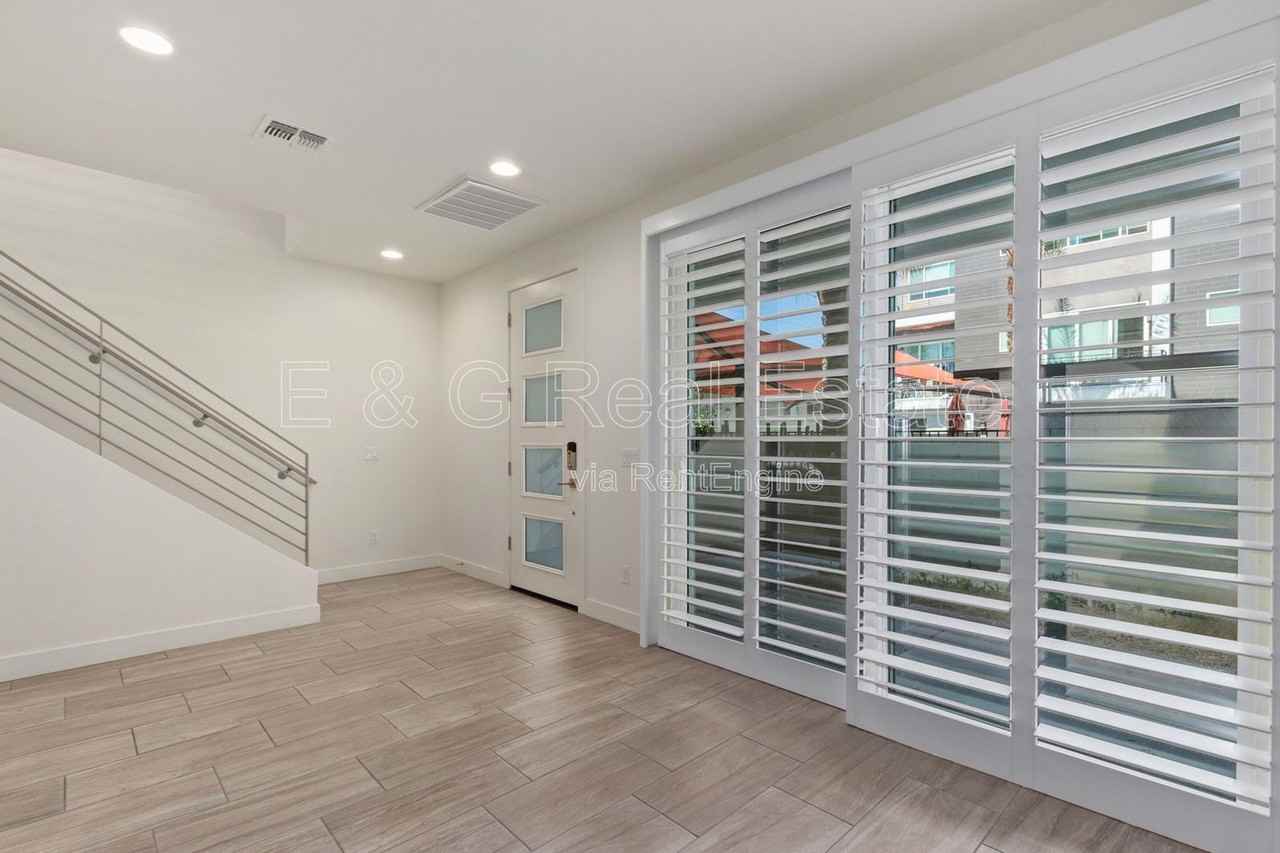 4444 N 25th St #28 - Photo 5 of 33