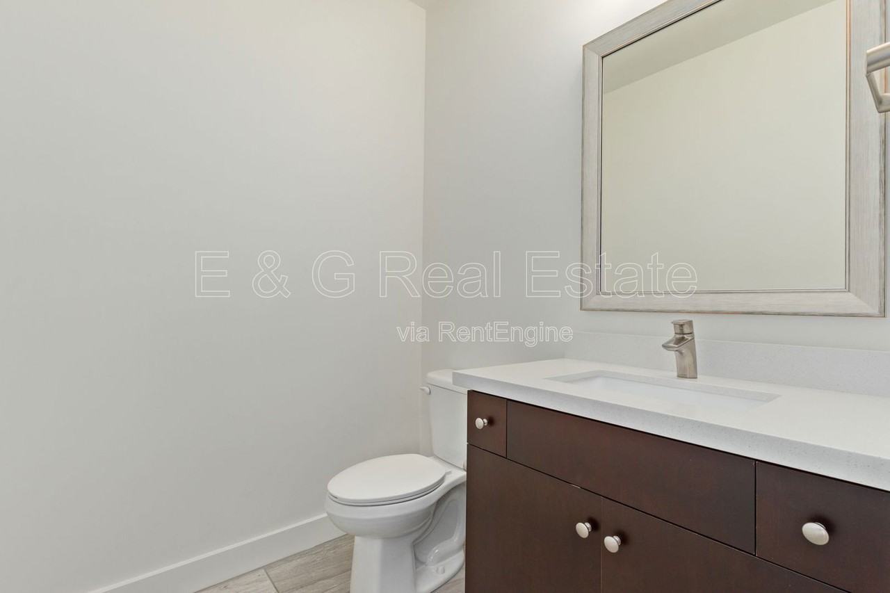 4444 N 25th St #28 - Photo 7 of 33