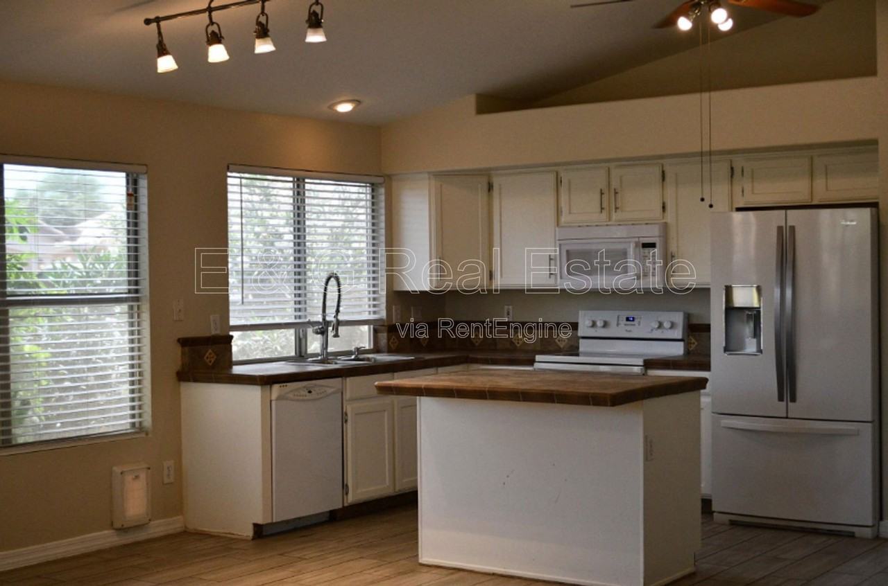 1476 E Silver Creek Rd - Photo 3 of 23