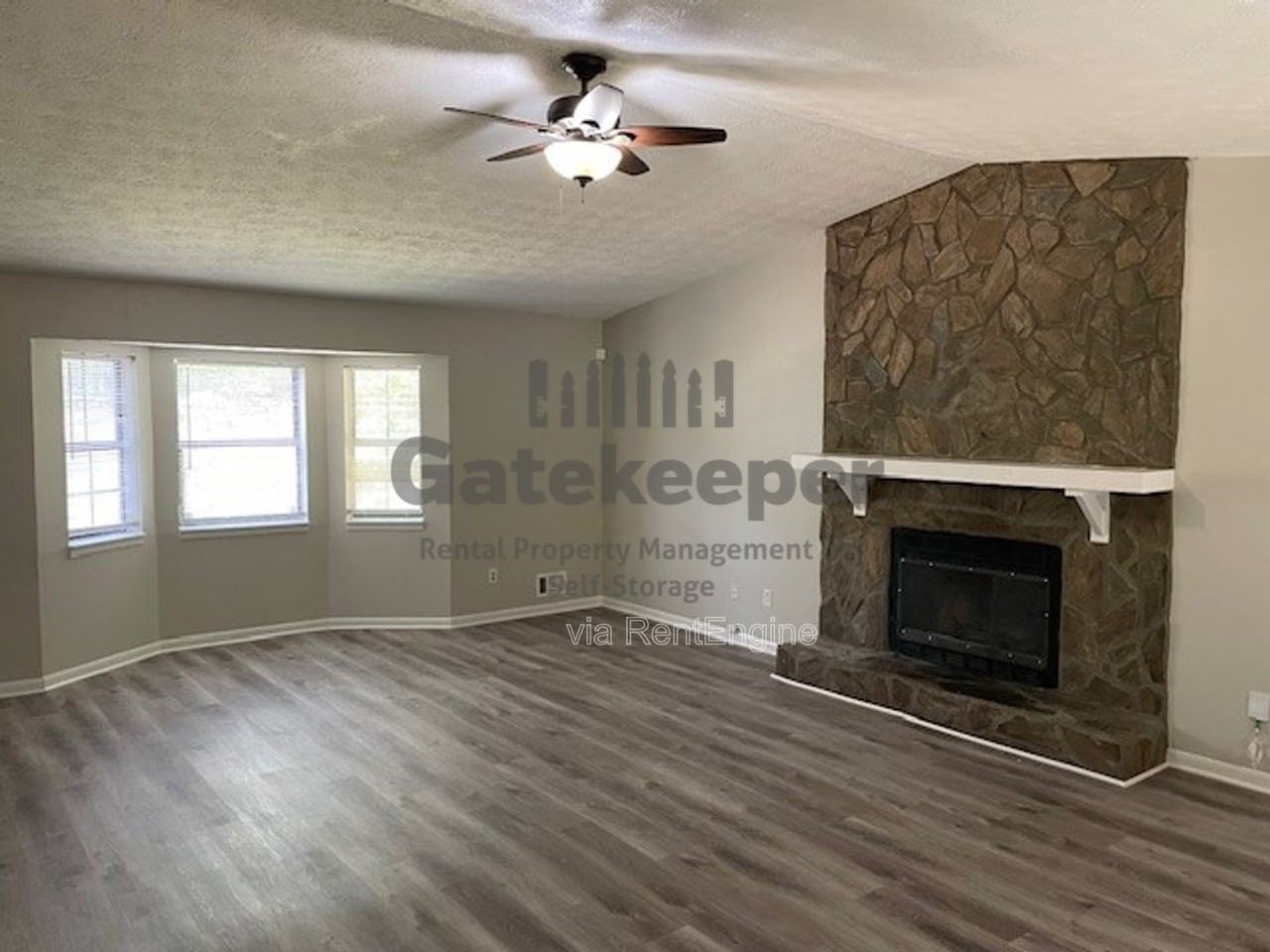 7345 Chaucer Ct - Photo 3 of 16