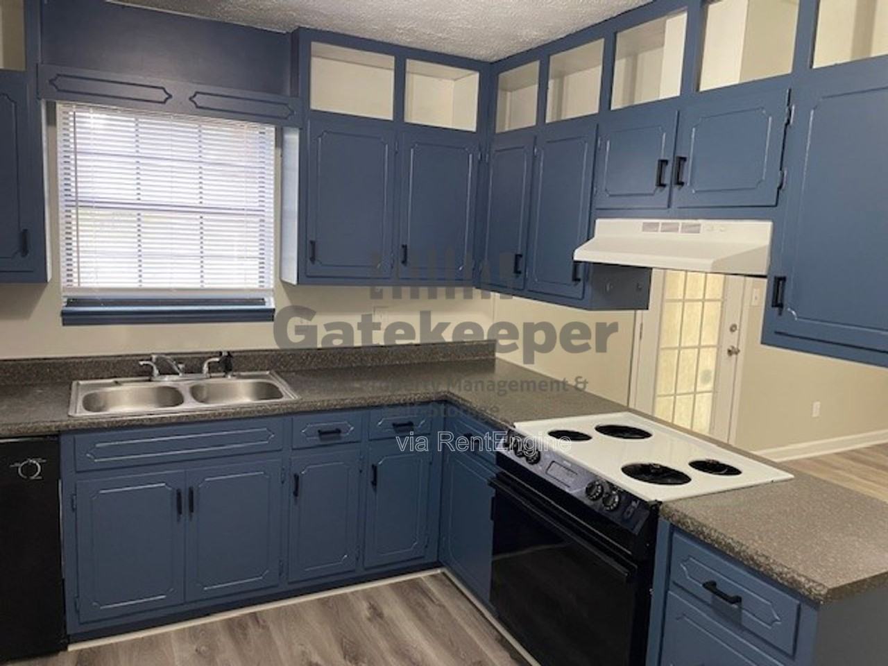 7345 Chaucer Ct - Photo 6 of 16