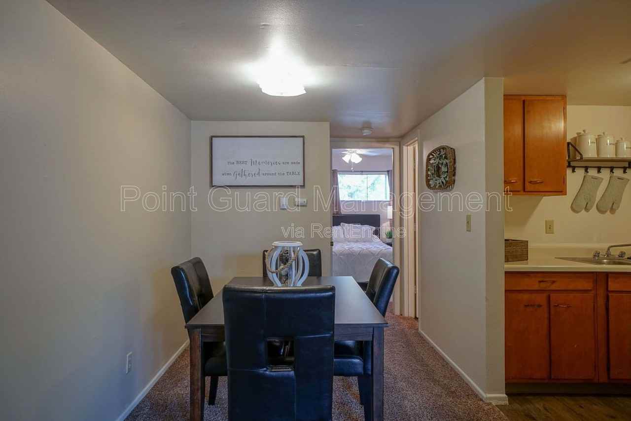 1513 Oxford Pl #1513-13 - Photo 4 of 17