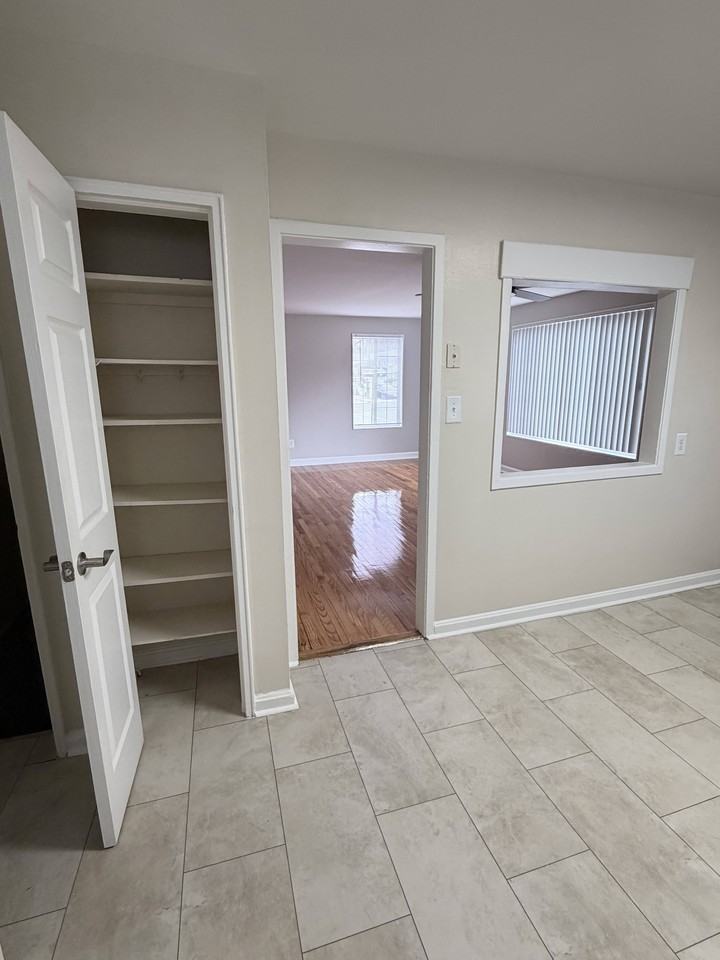 Brookville Townhomes - Photo 3 of 50