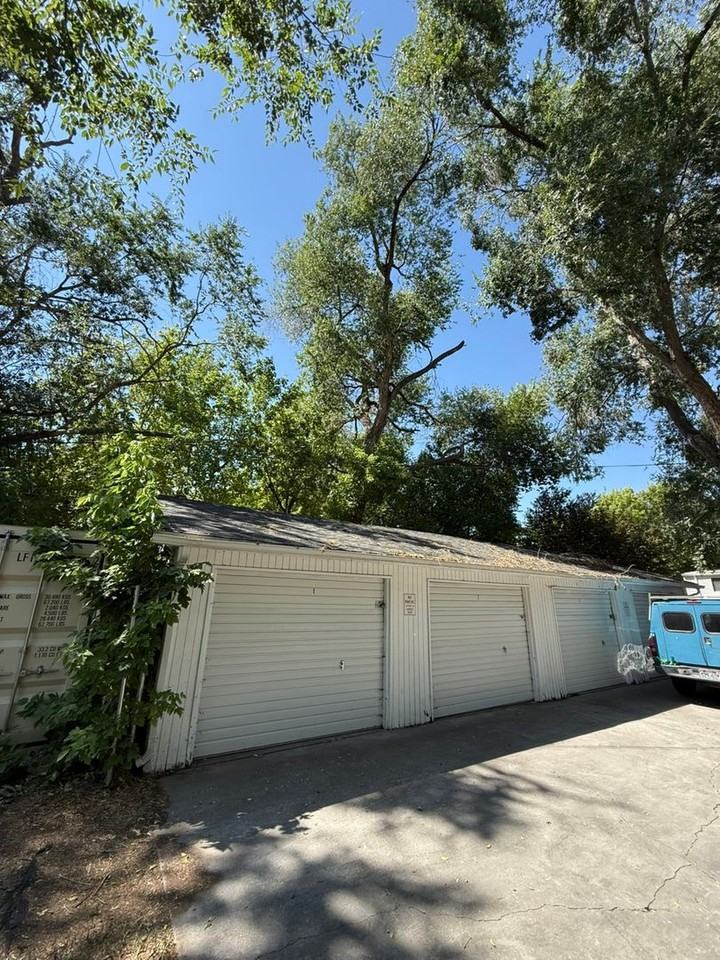 2487 S 800 E - Photo 3 of 6