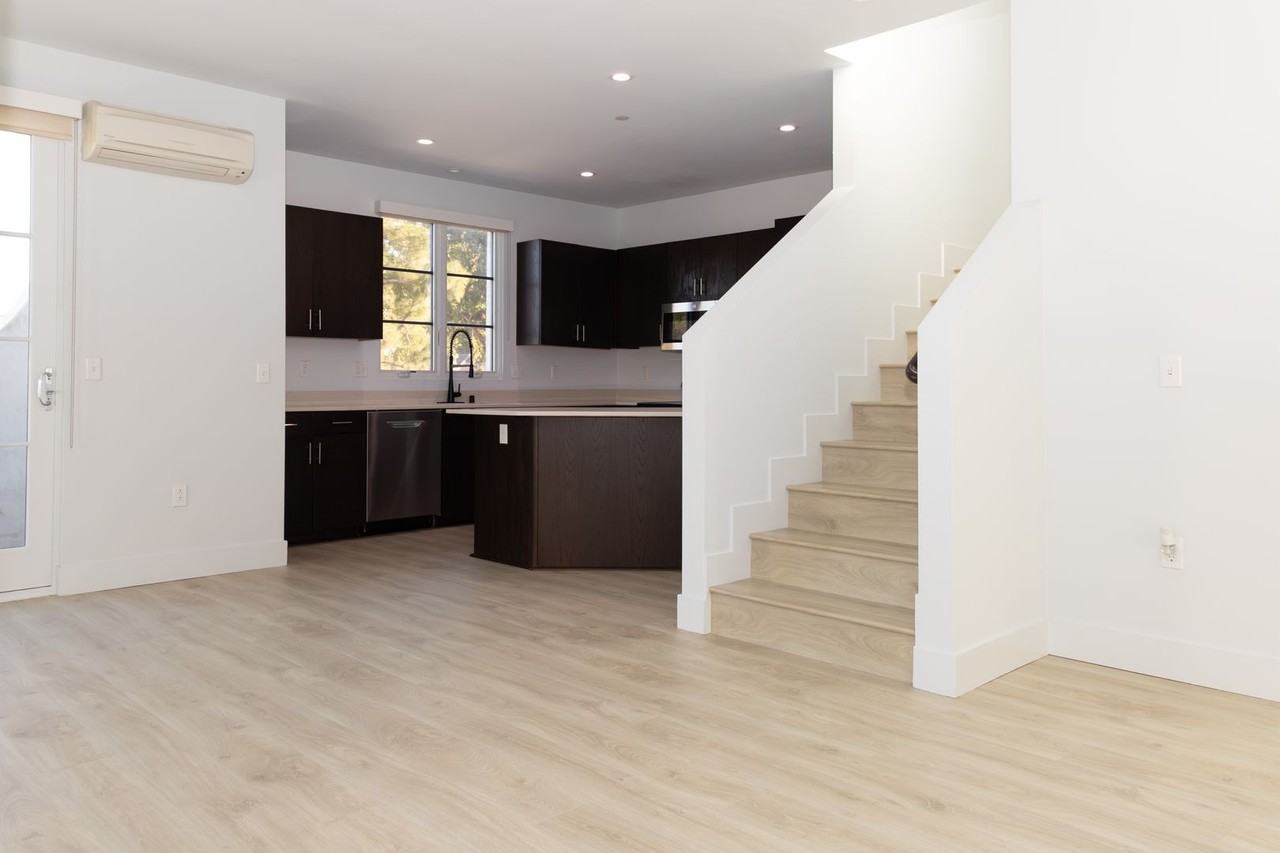 Santa Clara Courts Apartments of Ventura - Photo 2 of 35