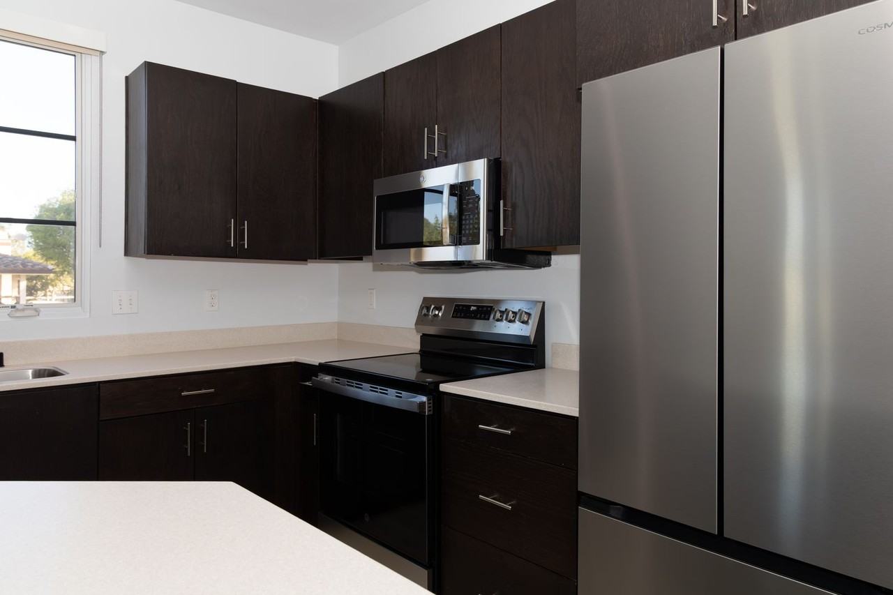 Santa Clara Courts Apartments of Ventura - Photo 5 of 35