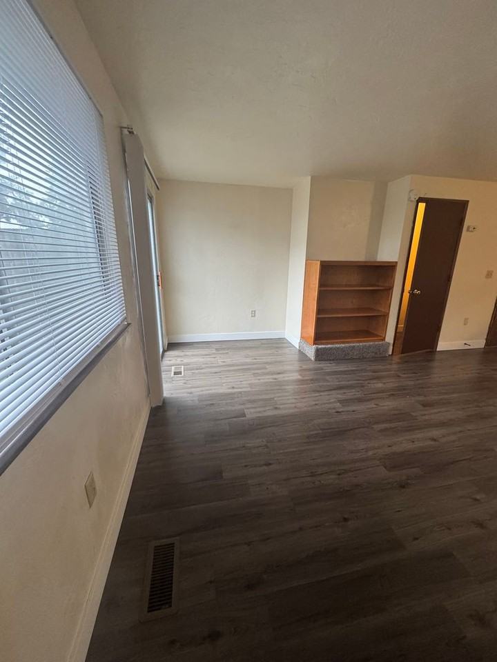 Meadow Green Townhomes - Photo 5 of 42