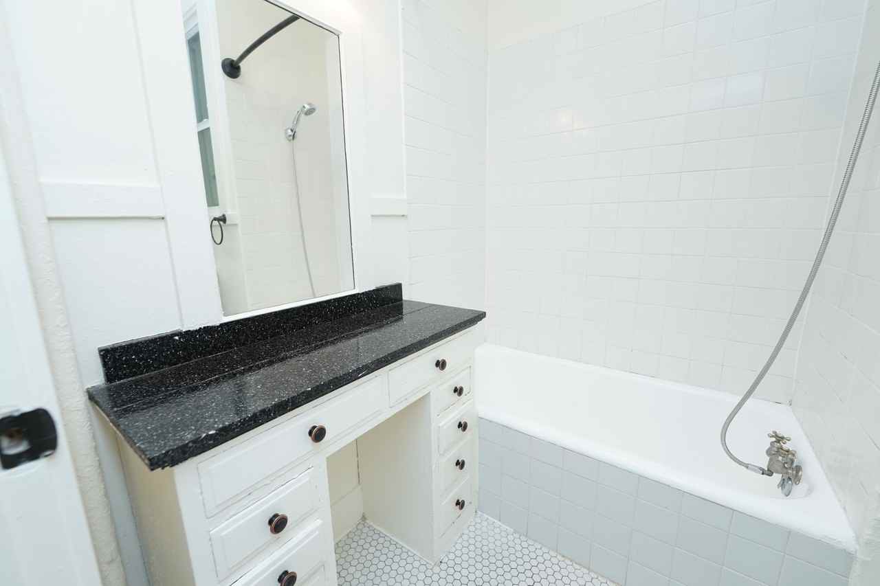 Chrisler Manor - Photo 7 of 16