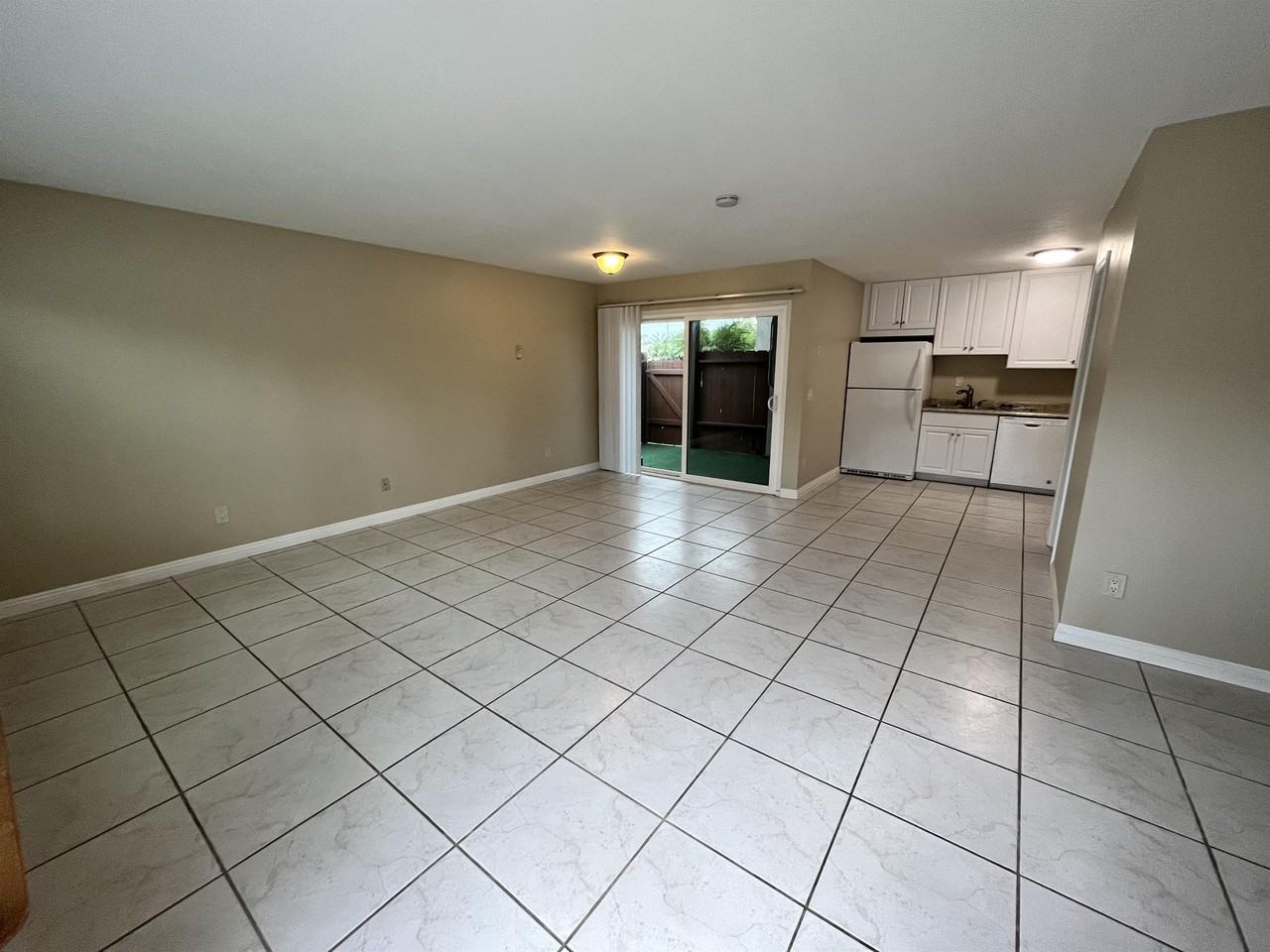 673 Seacoast Dr #0 - Photo 3 of 8