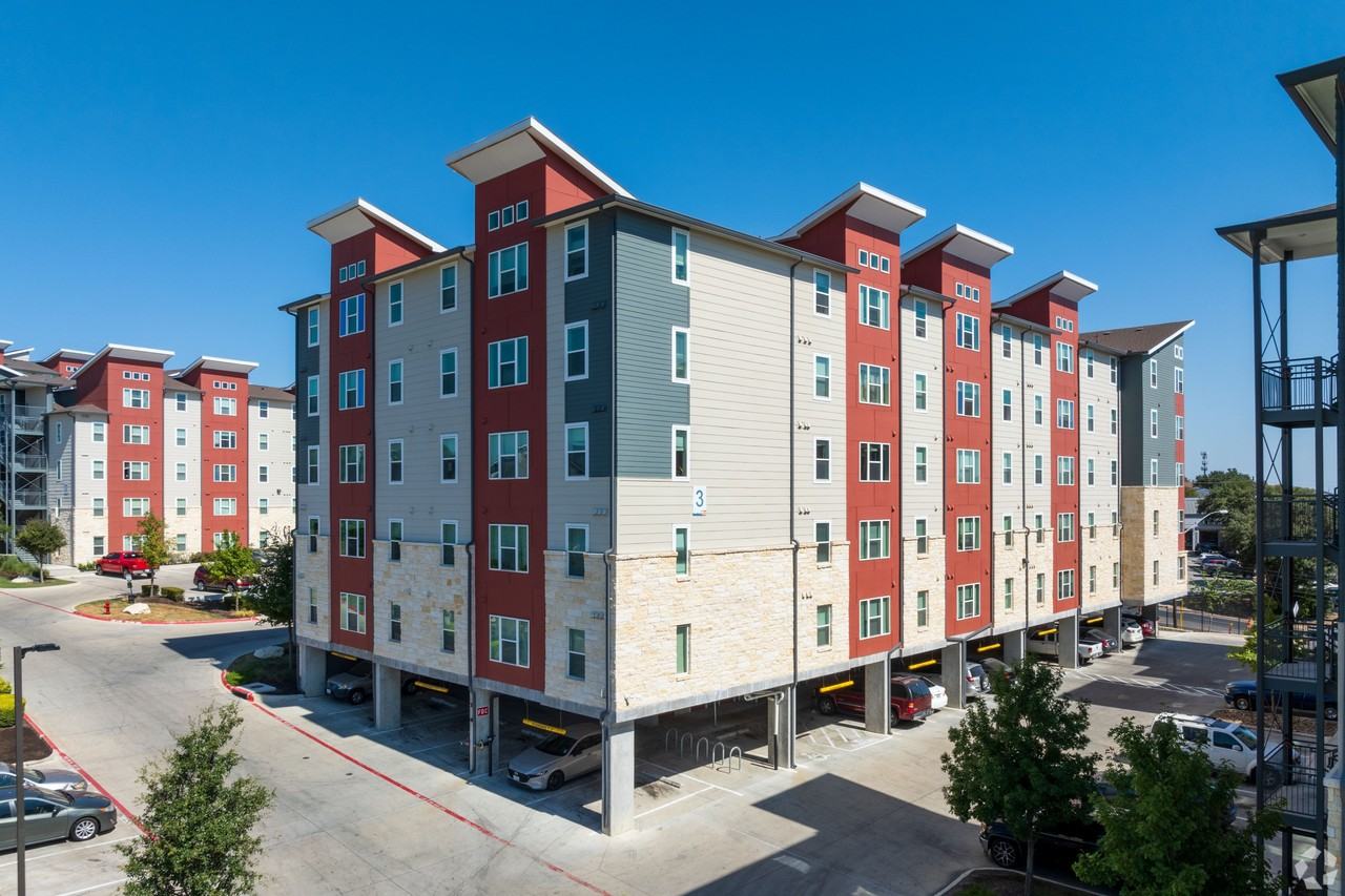 Vi Collina - Photo 3 of 29