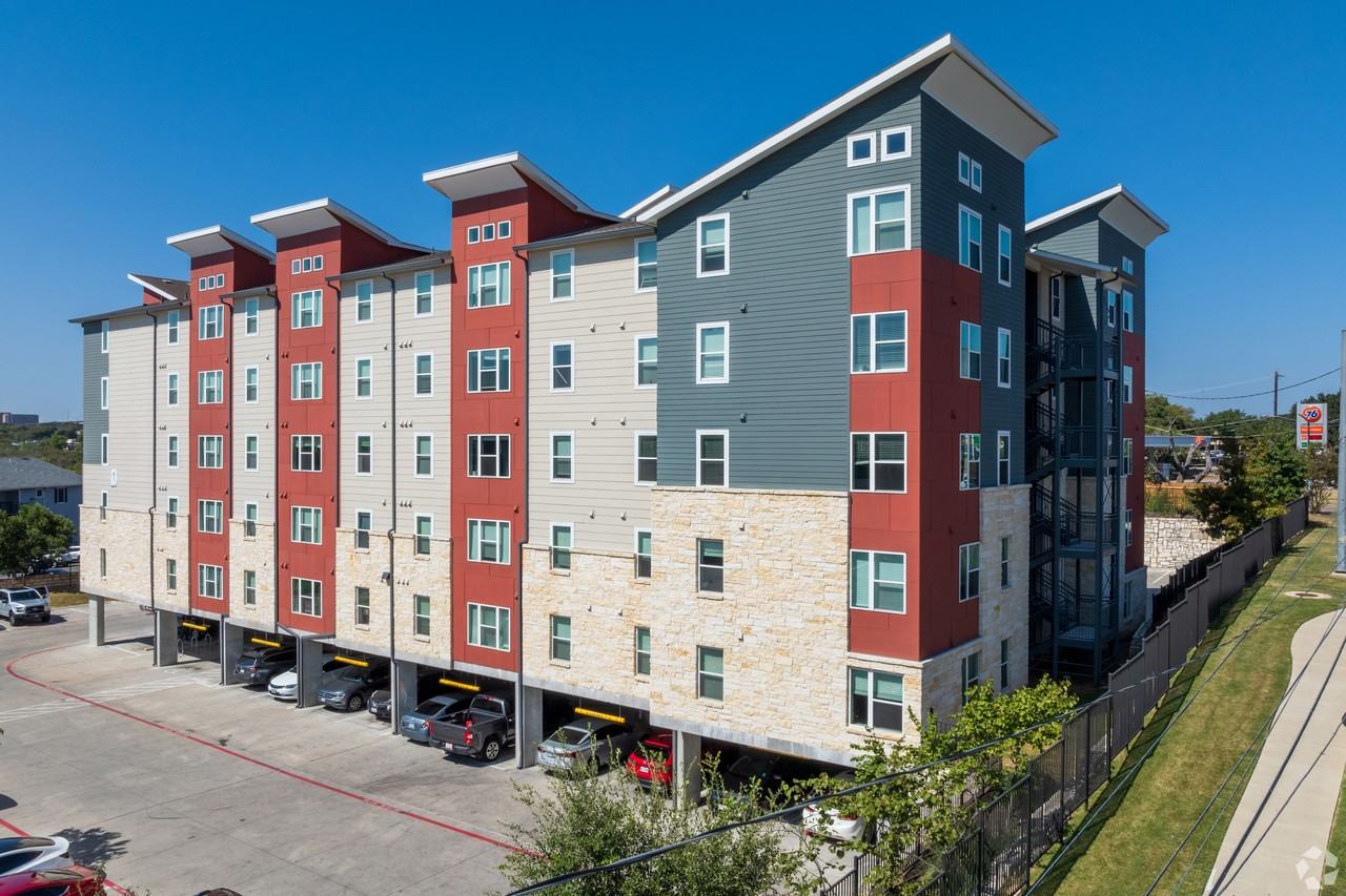 Vi Collina - Photo 4 of 29