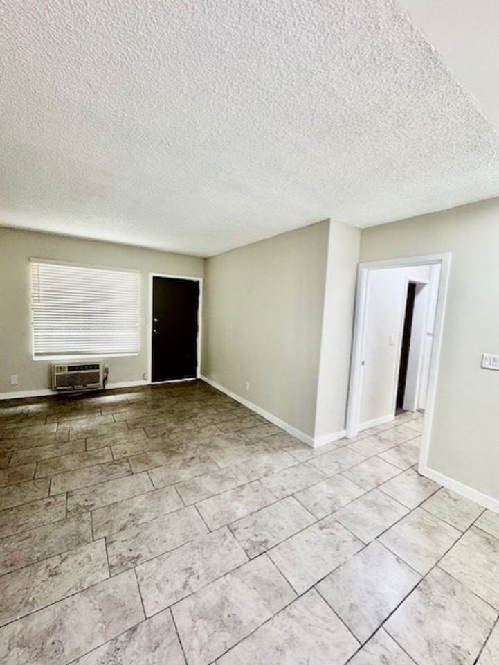 7524 Sepulveda Blvd - Photo 6 of 9