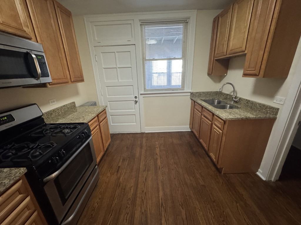 2512 N Leclaire Ave - Photo 2 of 10