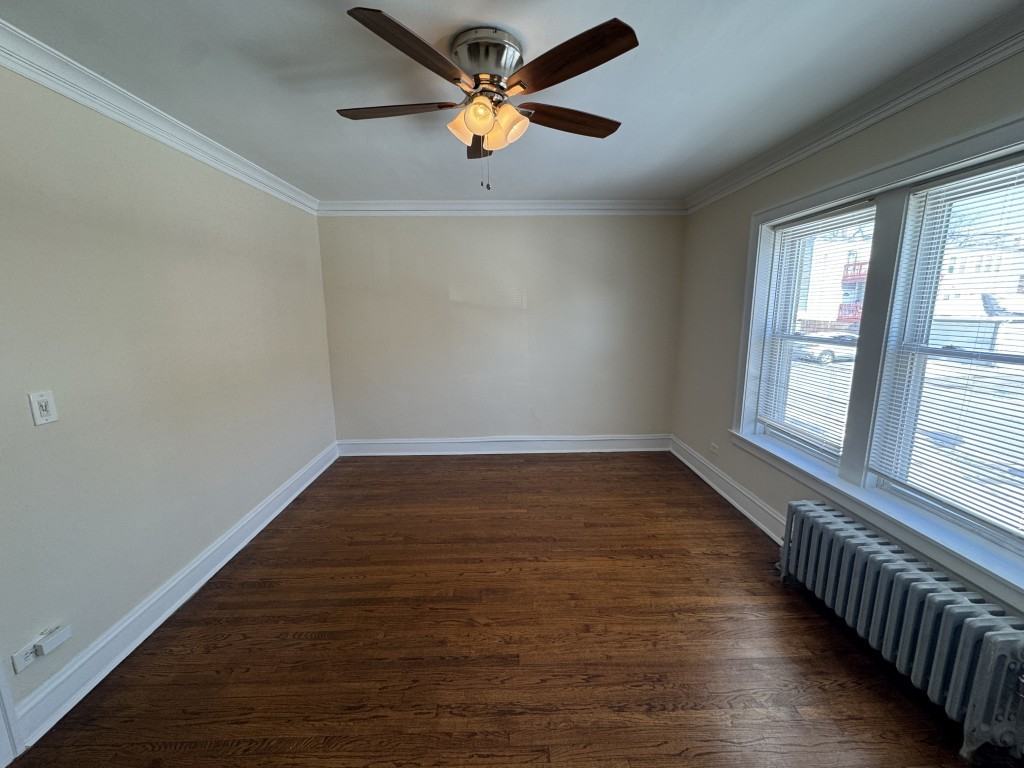 2512 N Leclaire Ave - Photo 4 of 10