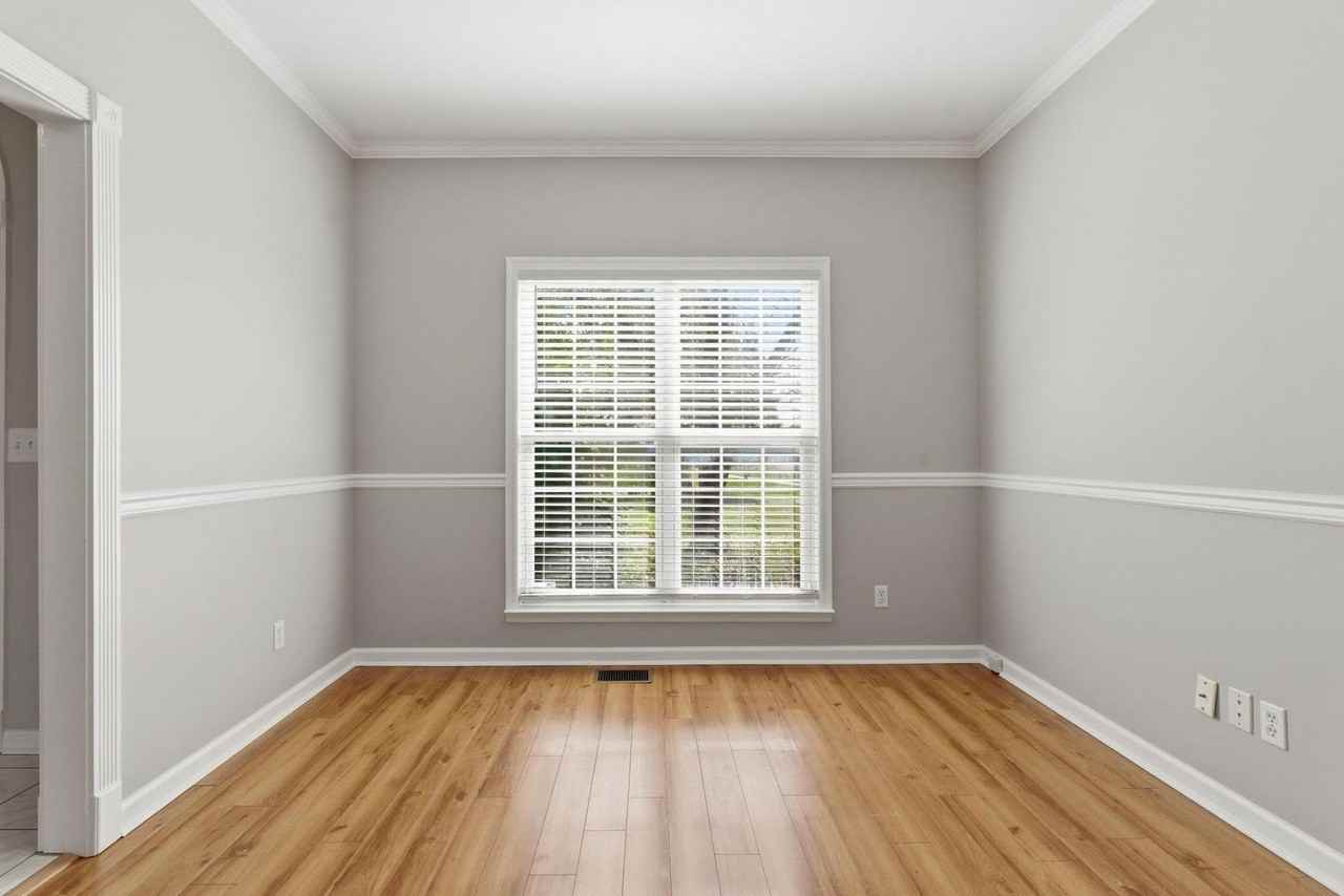 449 Sanders Ln - Photo 6 of 26