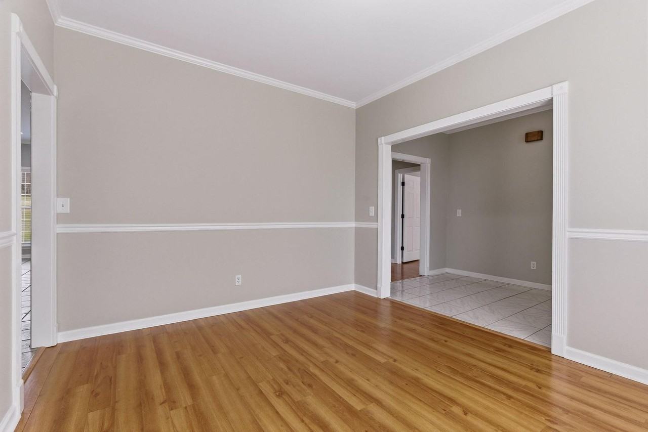 449 Sanders Ln - Photo 7 of 26