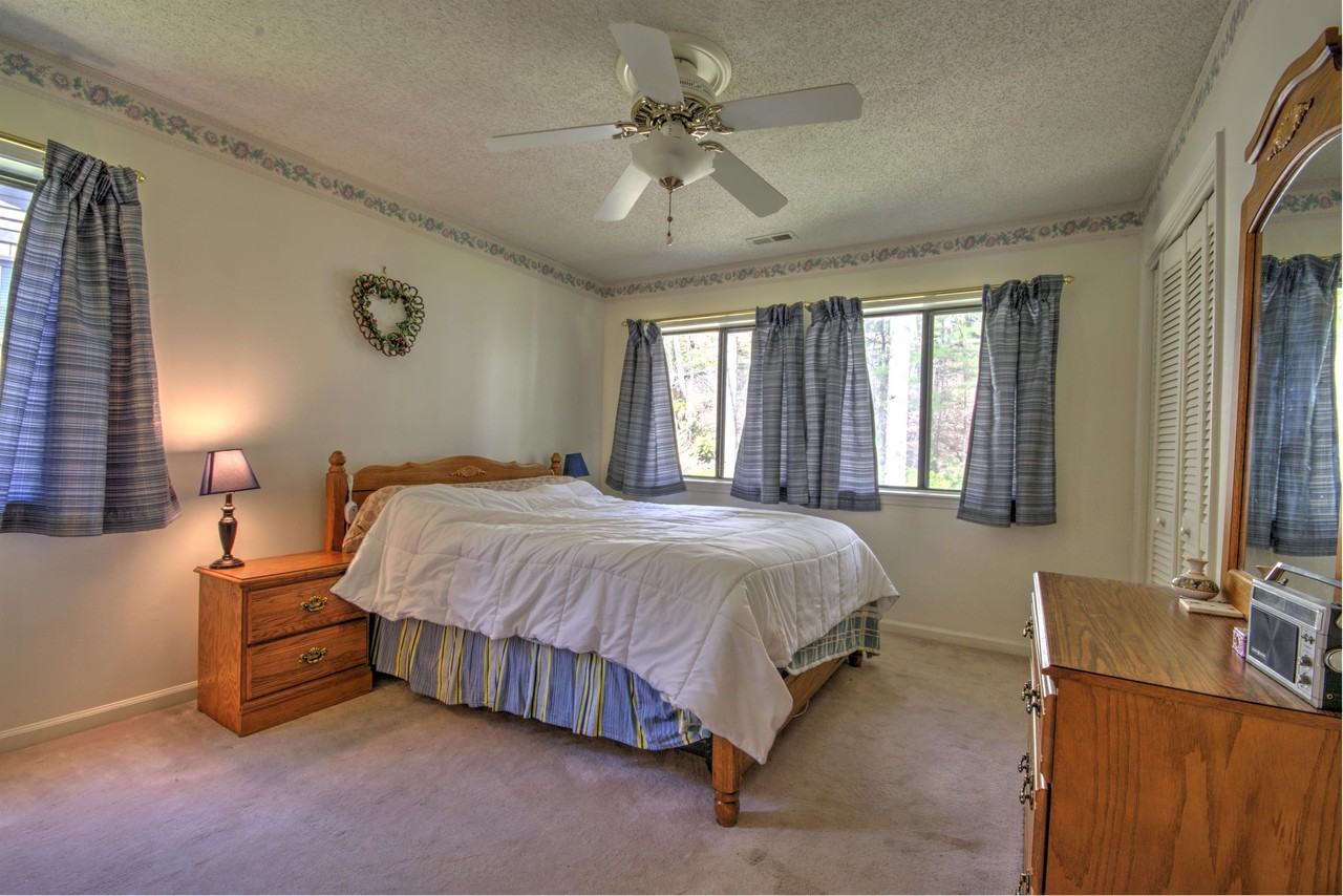 49 Lake Dr #M5 - Photo 7 of 8