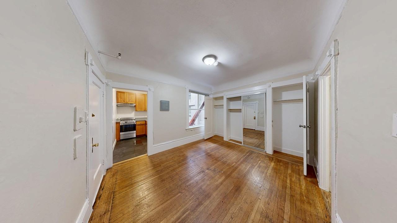 925 Geary Street - Photo 5 of 27