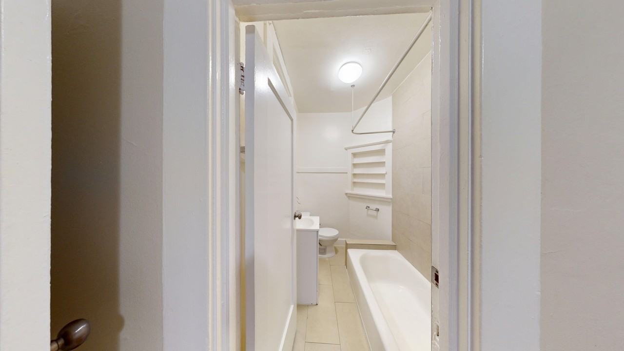 925 Geary Street - Photo 6 of 27