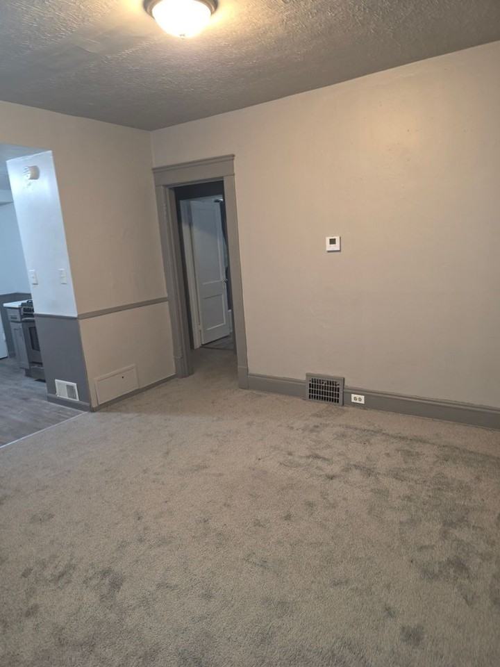 650 E 130th St - Photo 5 of 28
