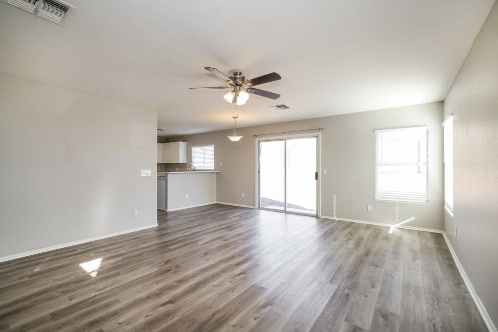 21940 W Casey Ln - Photo 5 of 17