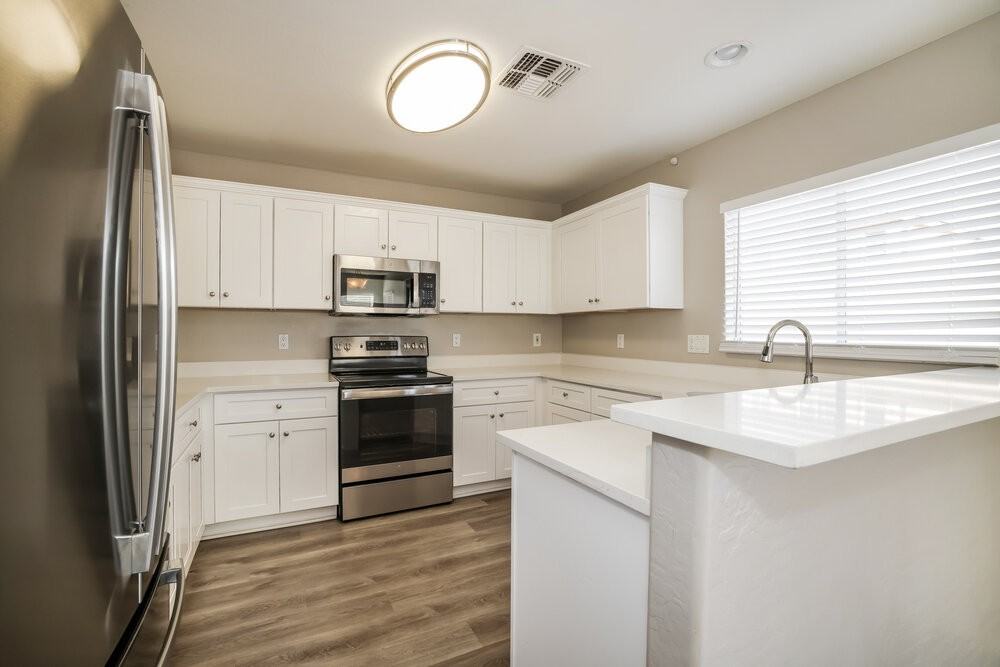 21940 W Casey Ln - Photo 7 of 17