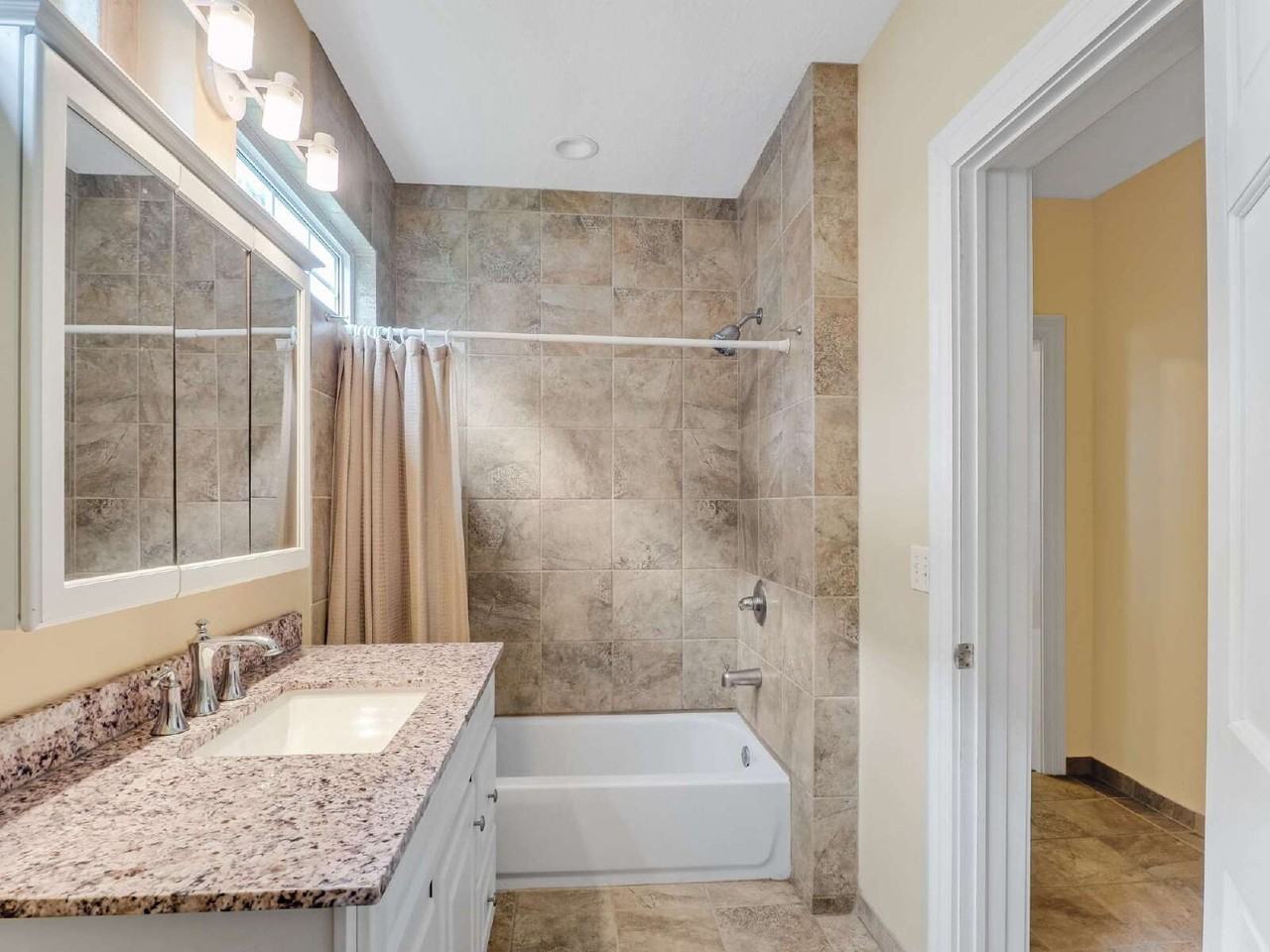 937 Iglehart Ave - Photo 4 of 12