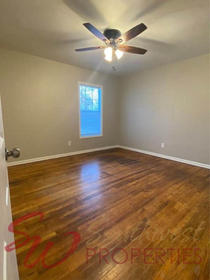 705 N Belknap St - Photo 3 of 9