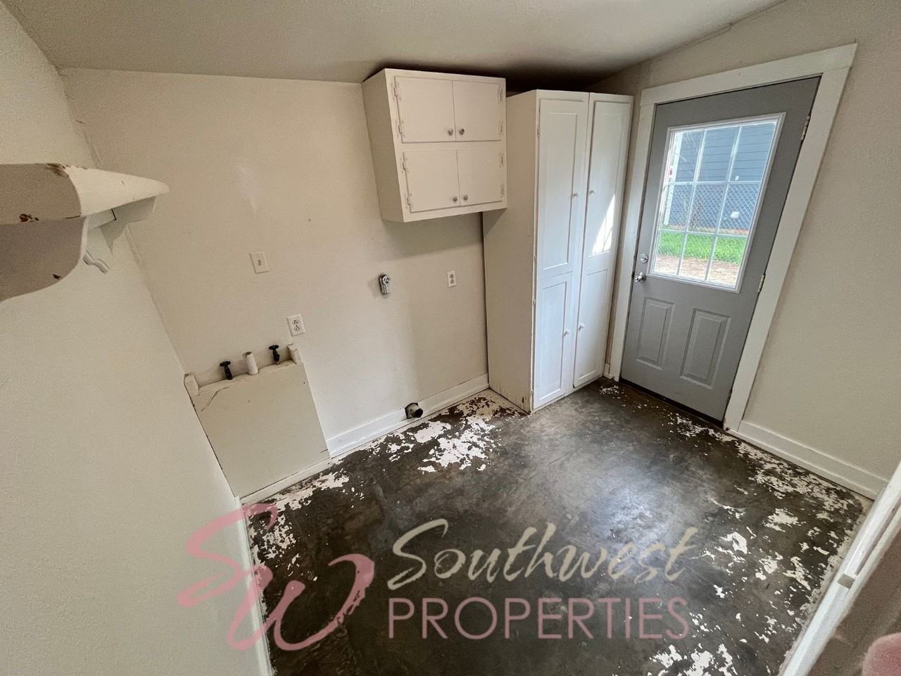 895 W Long St - Photo 6 of 15