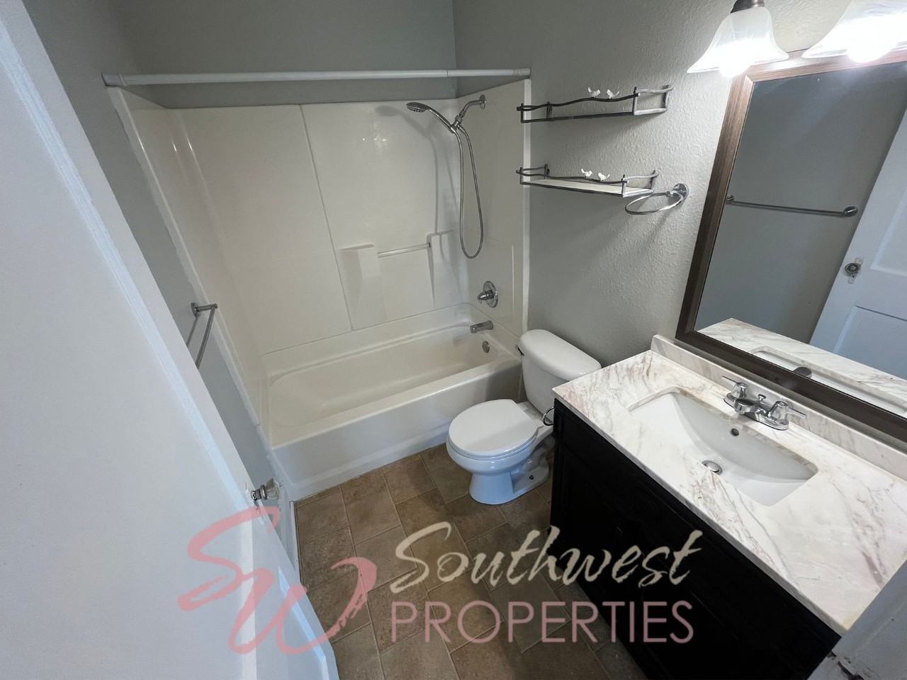 895 W Long St - Photo 7 of 15