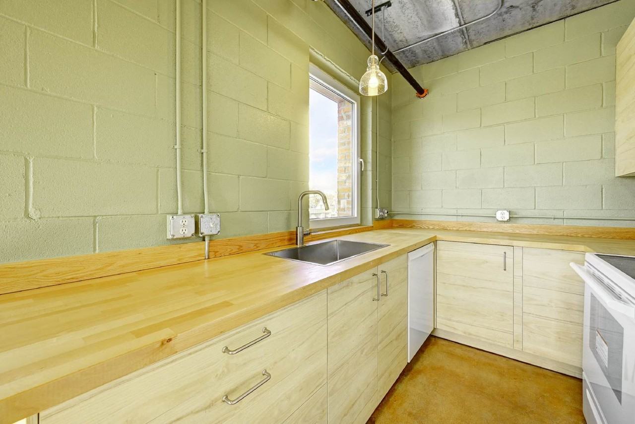 3800 S Broadway - Photo 4 of 18