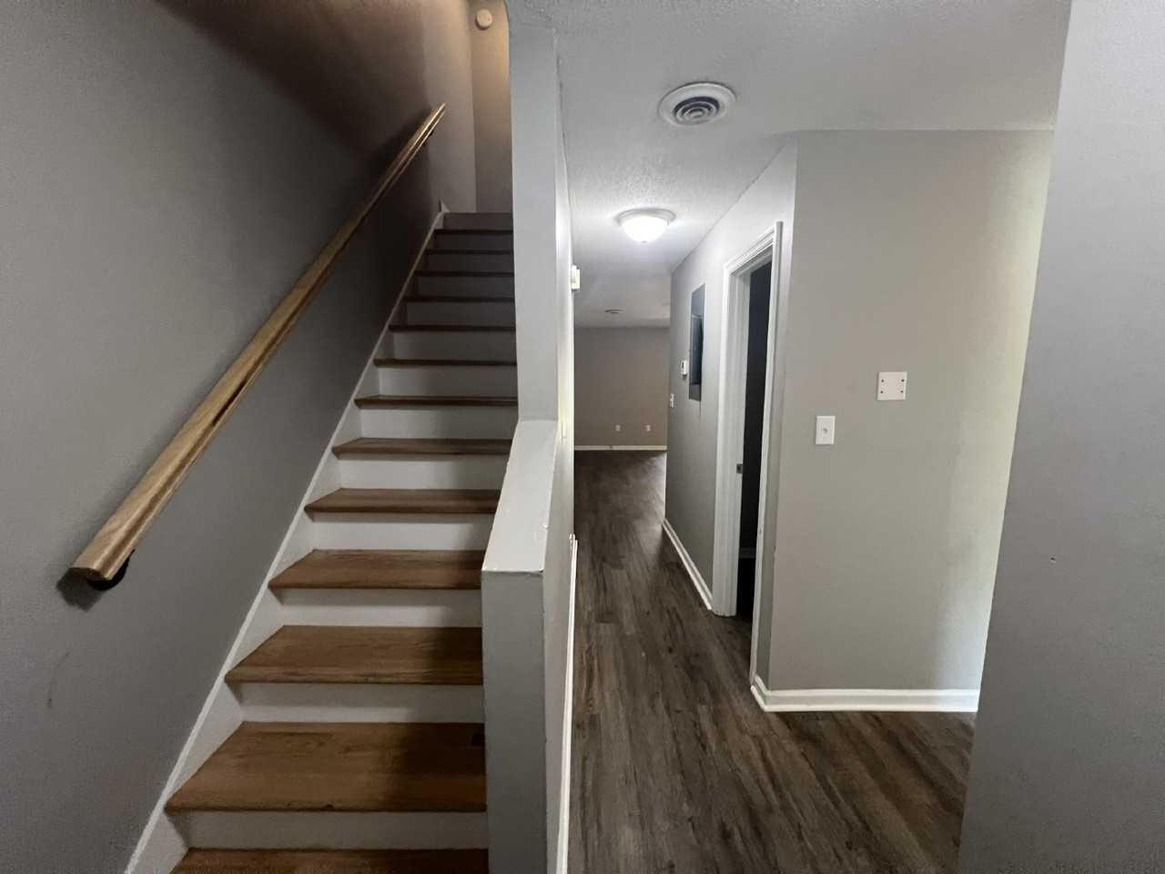 908 W Pine St - Photo 3 of 13