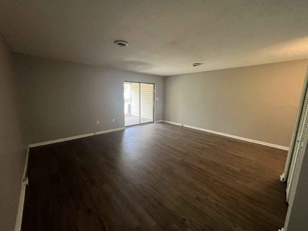 908 W Pine St - Photo 6 of 13