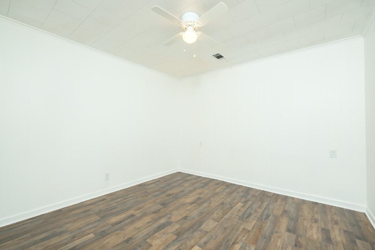 449 W Main St - Photo 4 of 7