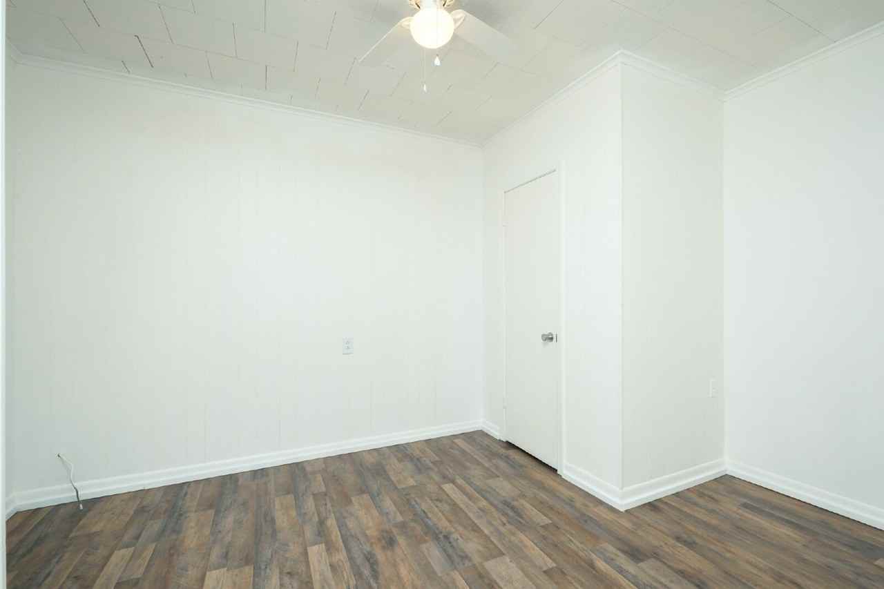 449 W Main St - Photo 5 of 7