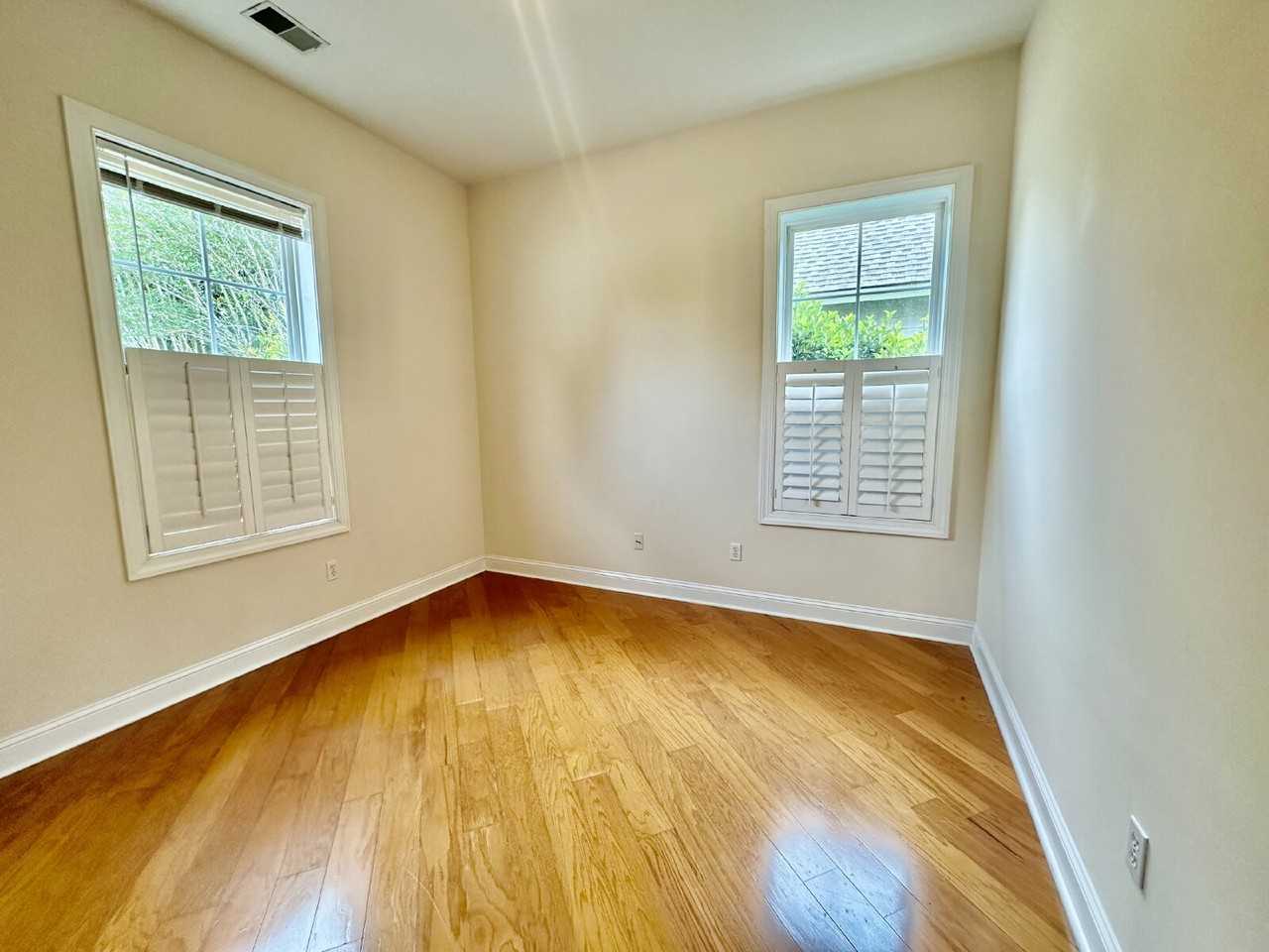 87 Glencairn Ave - Photo 6 of 28