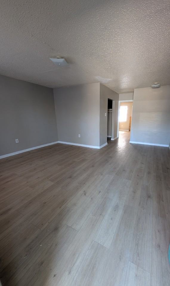 4747 Annette St - Photo 4 of 5