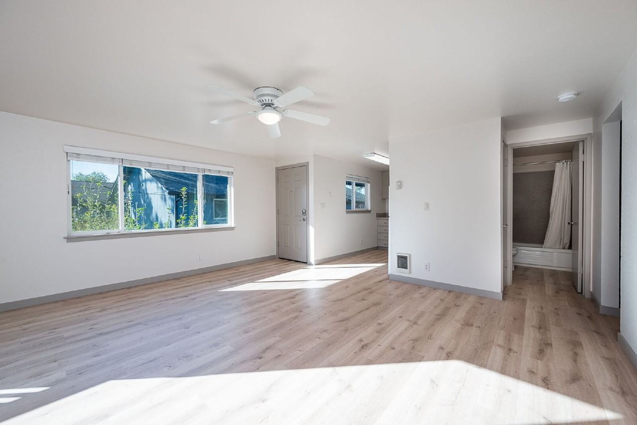 462 Ne Dekalb Ave - Photo 5 of 26