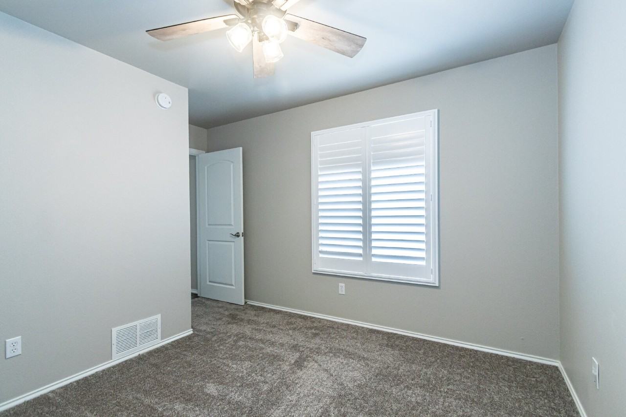 8618 Memphis Ave - Photo 3 of 28