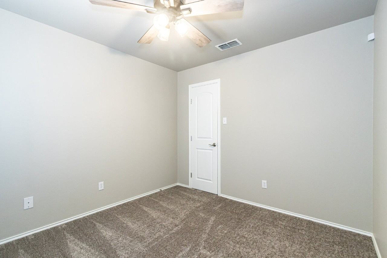 8618 Memphis Ave - Photo 4 of 28