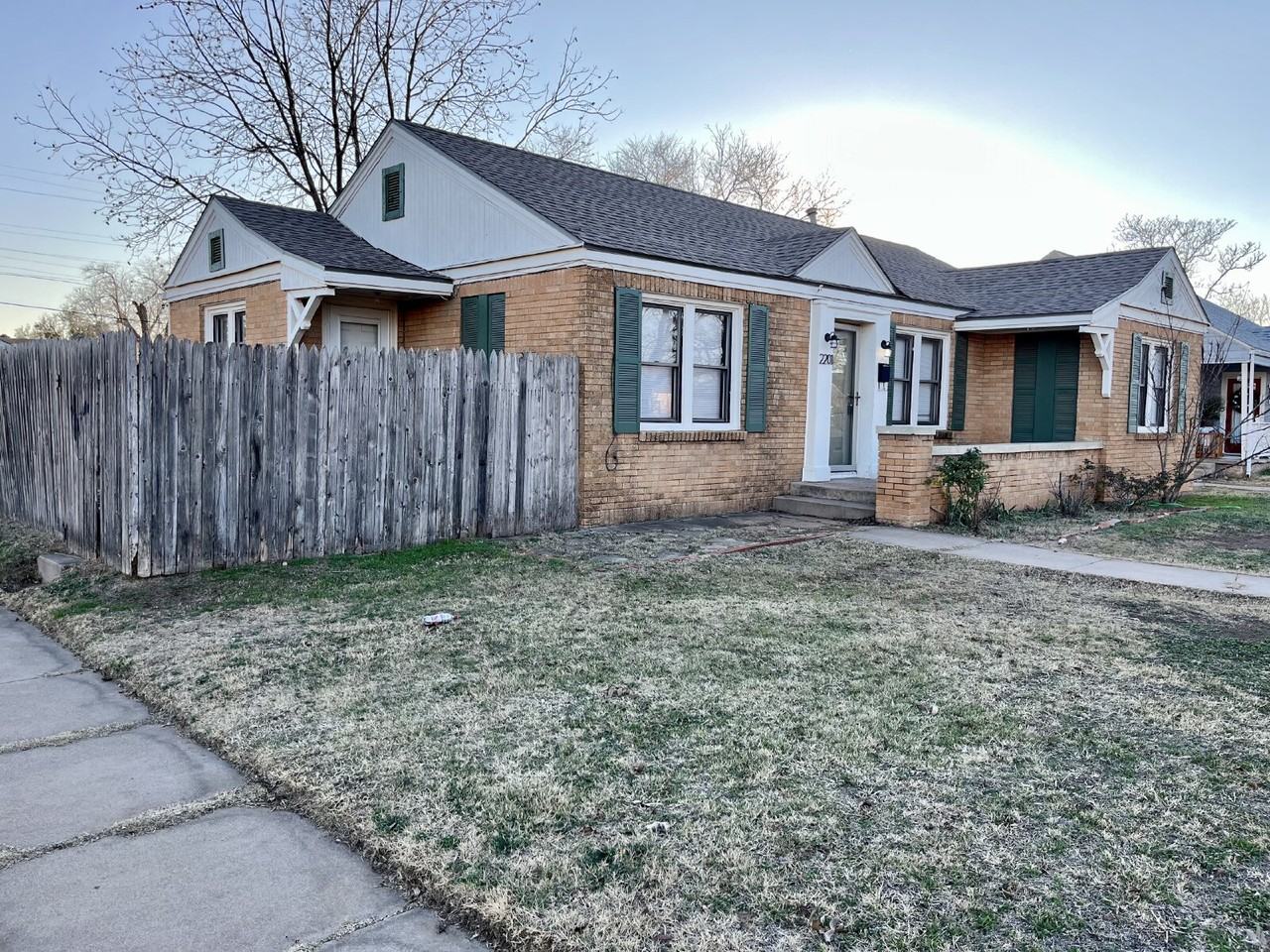 2201 28th St Frnt - Photo 2 of 41