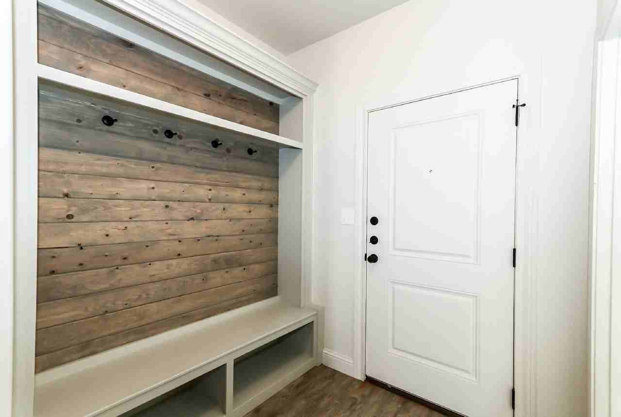 2516 111th St - Photo 2 of 12